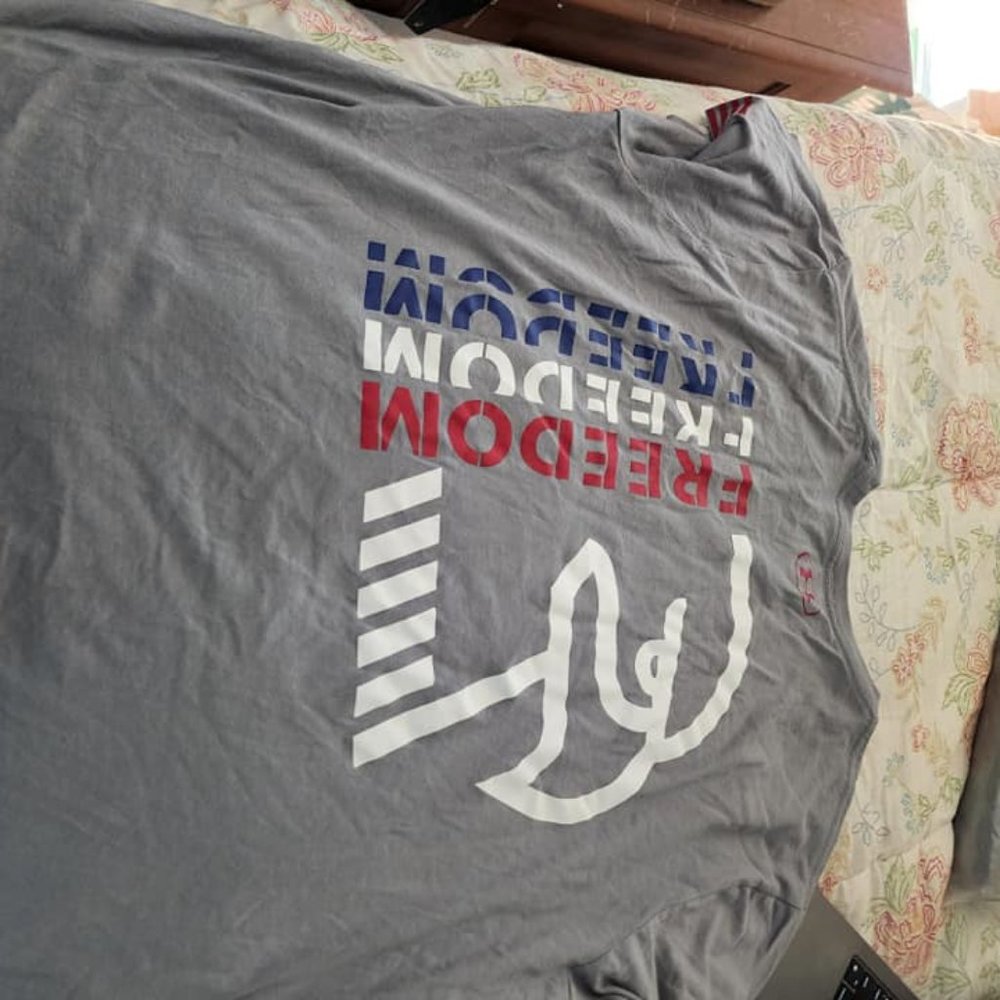 Men's XL UA Shirts